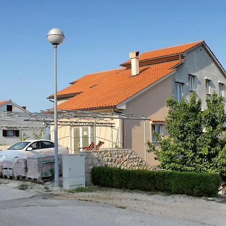 Appartamento 5458d Njivice