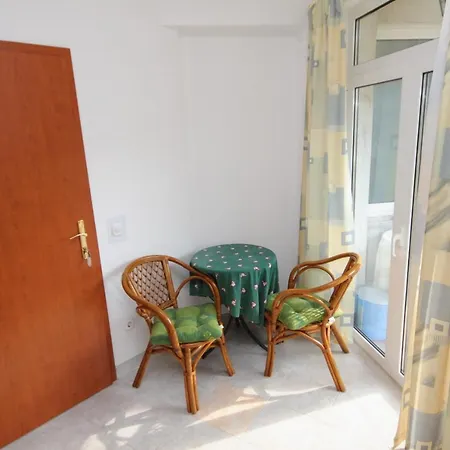 5458d Apartment Njivice